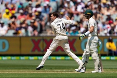 MELBOURNE, AUSTRALIA - DECEMBER 27: Mitchell Santner of New Zealand bowls during day two of the Second Test match in the series between Australia and New Zealand at The Melbourne Cricket Ground on December 27, 2019 in Melbourne, Australia. (Photo by Speed Media/Icon Sportswire)