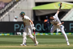 MELBOURNE, AUSTRALIA - DECEMBER 26: Umesh Yadav of India bowls during day one of the Second Vodafone Test cricket match between Australia and India at the Melbourne Cricket Ground on December 26, 2020 in Melbourne, Australia. (Photo by Dave Hewison/Speed Media/Icon Sportswire)