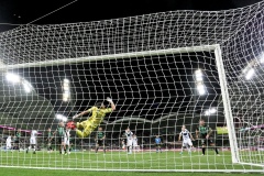 MELBOURNE, AUSTRALIA - MAY 17: Melbourne Victory score as Jamie Young of Western United fails to block during the A-League Semi Final soccer match between Western United and Melbourne Victory at AAMI Park on May 17, 2022 in Melbourne, Australia. (Photo by Dave Hewison/Speed Media/Icon Sportswire) MELBOURNE, AUSTRALIA - MAY 17: Melbourne Victory score as Jamie Young of Western United fails to block during the A-League Semi Final soccer match between Western United and Melbourne Victory at AAMI Park on May 17, 2022 in Melbourne, Australia. (Photo by Dave Hewison/Speed Media/Icon Sportswire)