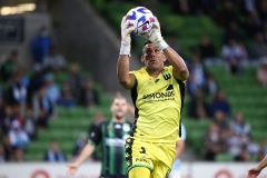 MELBOURNE, AUSTRALIA - OCTOBER 07: Jamie Young of Western United jumps to catch a ball during the A-League Men's football match between Melbourne City and Western United at AAMI Park on October 07, 2022 in Melbourne, Australia. (Photo by Dave Hewison/Speed Media/Icon Sportswire) MELBOURNE, AUSTRALIA - OCTOBER 07: Jamie Young of Western United jumps to catch a ball during the A-League Men's football match between Melbourne City and Western United at AAMI Park on October 07, 2022 in Melbourne, Australia. (Photo by Dave Hewison/Speed Media/Icon Sportswire)